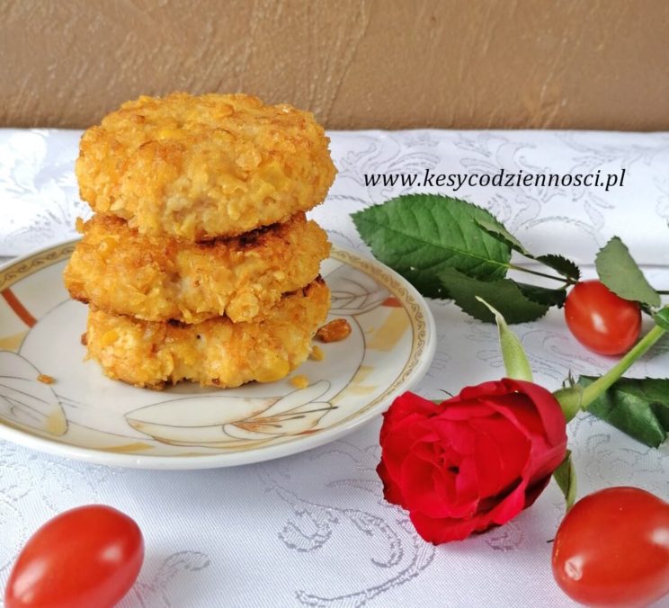 Read more about the article Bezglutenowe kotlety z kurczaka z marchewką i kukurydzą