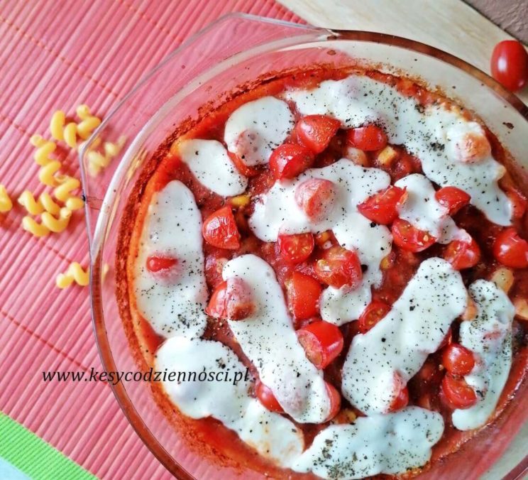 Read more about the article Makaron zapiekany z pomidorami i mozarellą