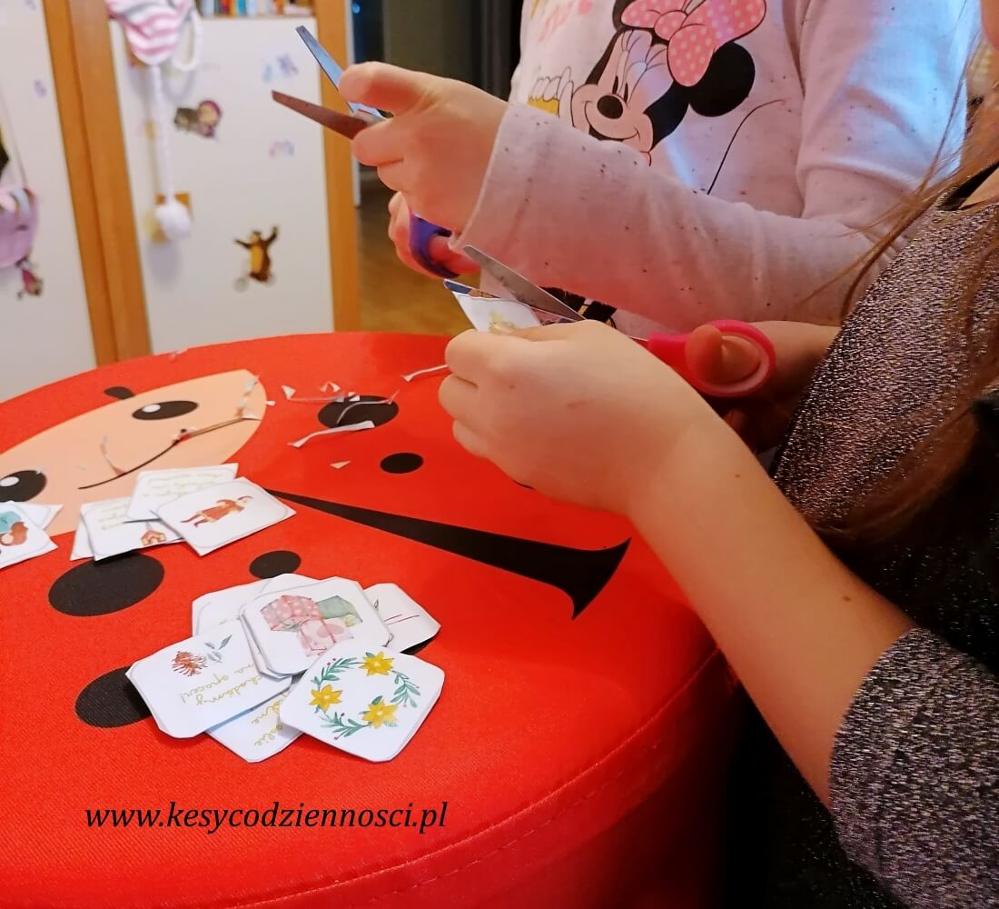 Read more about the article Kreatywne zabawy świąteczne z dziećmi