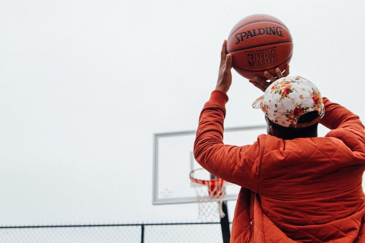 koszykówka ćwicz na zdrowie - jak trenowanie koszykówki wpływa na organizm